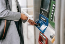 Awal April 2024 Inflasi Naik, Harga Saham Bank Drop, IHSG Tergelincir 8 harga saham bank