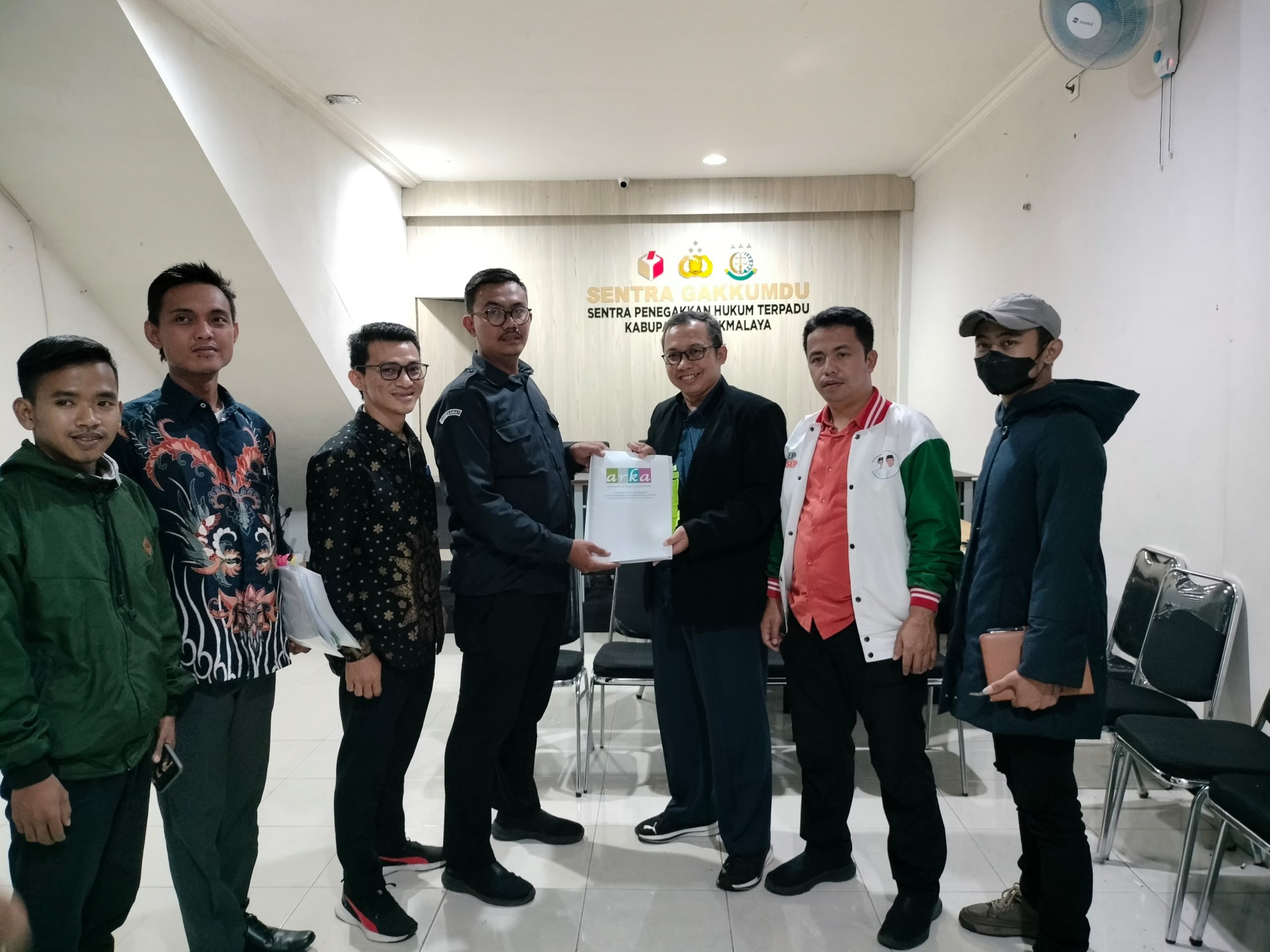 Penetapan Ade Sugianto - Iip Miptahul Paoz Digugat ke Bawaslu Kabupaten Tasikmalaya 1 Bawaslu Kabupaten Tasikmalaya