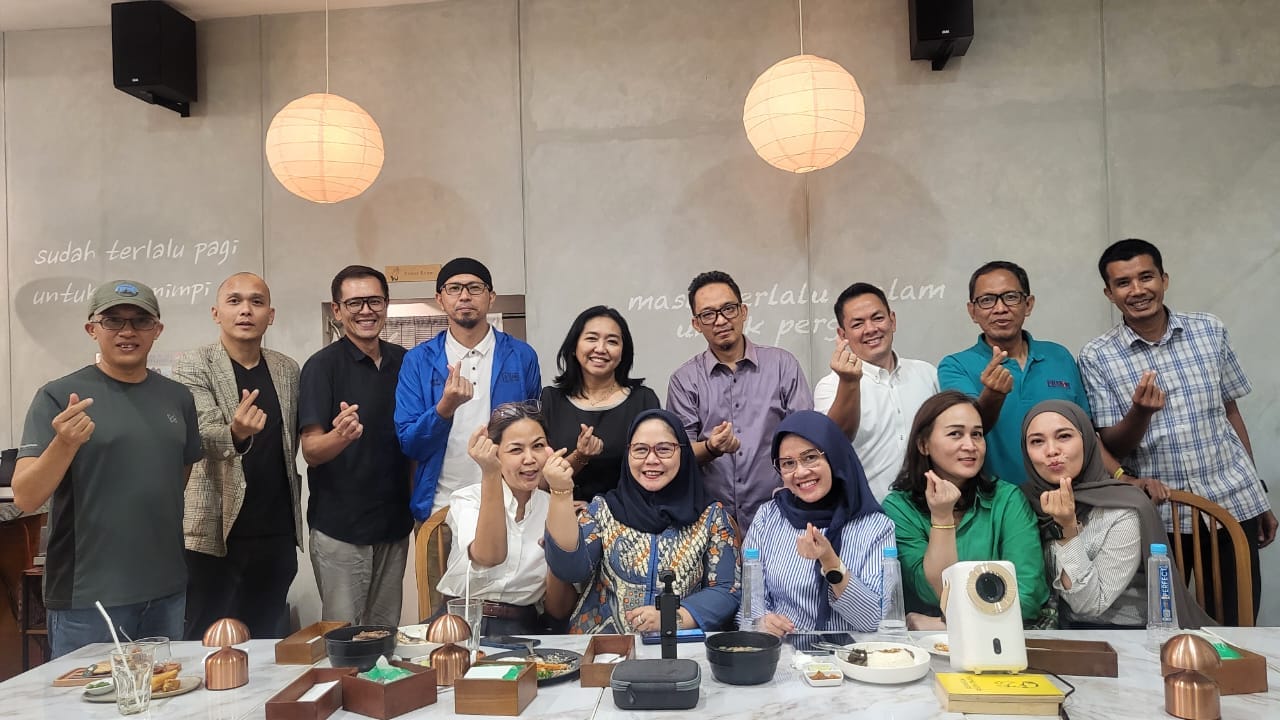 bisnis outlook 2025