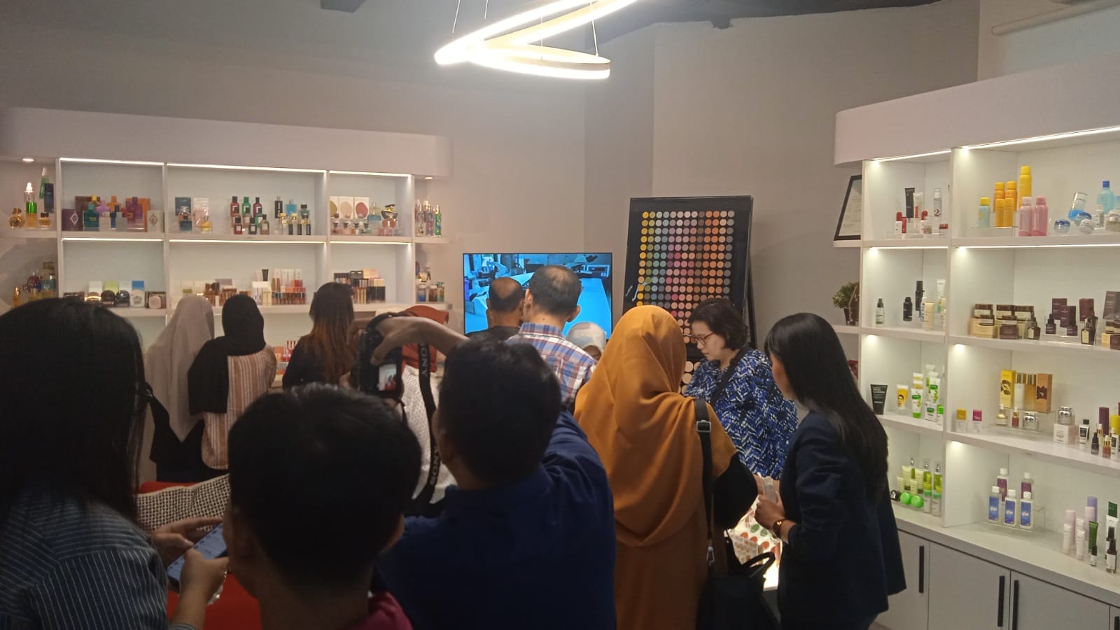 Simak Cara Kilala Tilaar, CEO Martha Tilaar Group Mensiasati Skincare Effect dalam Membangun Ekosistem Company 13 Skincare Effect