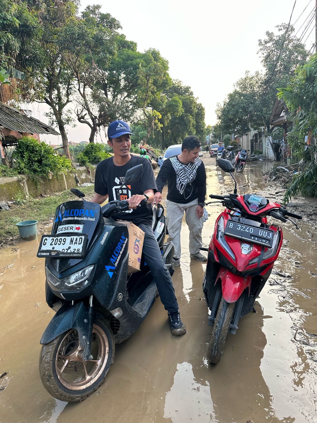 Penyaluran Donasi Korban Banjir Bekasi Bersama TDA Bekasi di Lokasi Terdampak Banjir Bekasi 9 donasi korban banjir bekasi