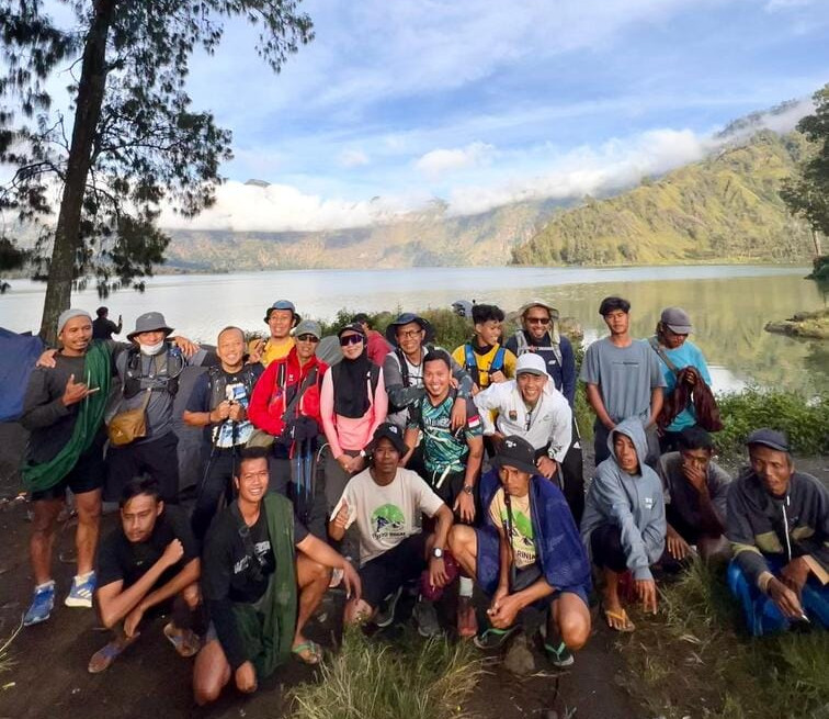 Menyelami Keindahan Danau Segara Anak dalam Perjalanan Dari Pelawangan Rinjani #4 13 danau segara anak