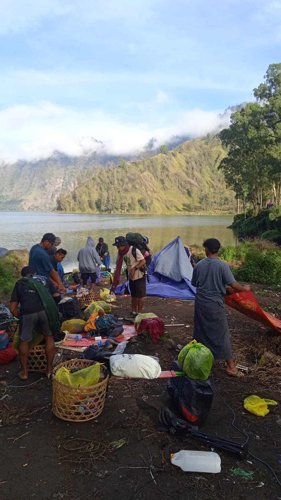 Menyelami Keindahan Danau Segara Anak dalam Perjalanan Dari Pelawangan Rinjani #4 16 Danau Segara Anak