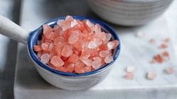 7 Fakta Mengejutkan tentang Asal Garam Pink Himalaya yang Mengubah Pandangan Kesehatan dan Kuliner 1 Garam Pink Himalaya