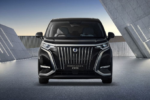 Mudik 2026: Denza D9 vs Alphard Gen 4, Pilih Tenang atau Mewah? 1 Denza D9