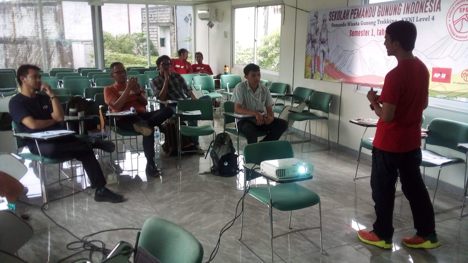 Sekolah Pemandu Gunung Indonesia Resmi Dibuka, Jalan Ninja Jadi Pemandu Pro Berstandar Nasional 2 Sekolah Pemandu Gunung Indonesia